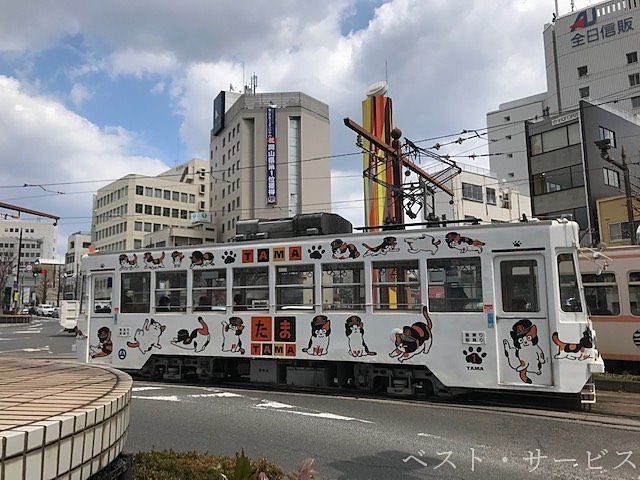 岡山城下交差点を走る路面電車